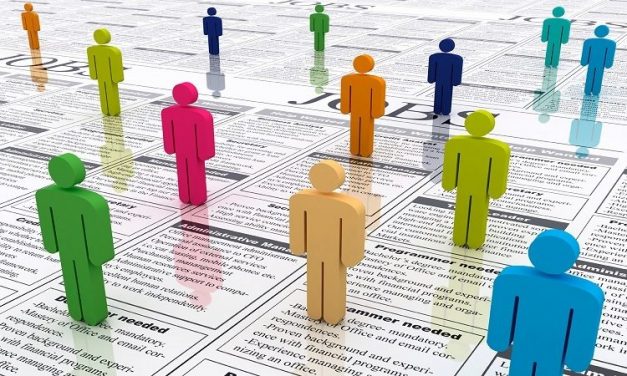 Hányan dolgoznak magáncégeknél és hányan a közszférában?