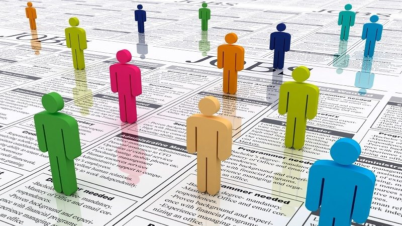 Hányan dolgoznak magáncégeknél és hányan a közszférában?