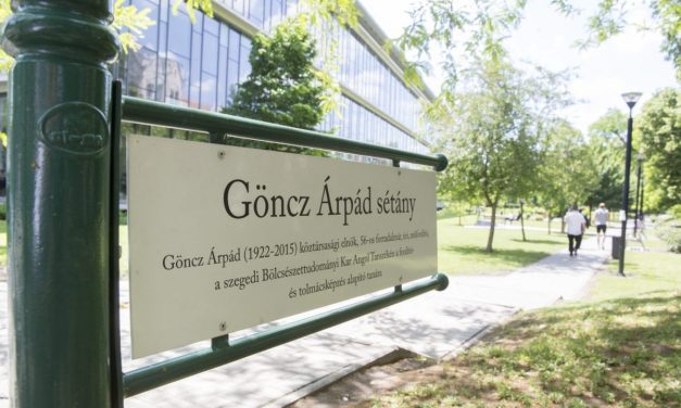 Egy ország Árpi bácsija