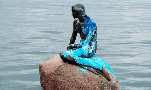Összefestékezték a Kis hableány szobrát Koppenhágában