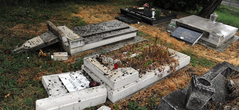 Orbán elítélte a budakalászi szerb temető meggyalázását