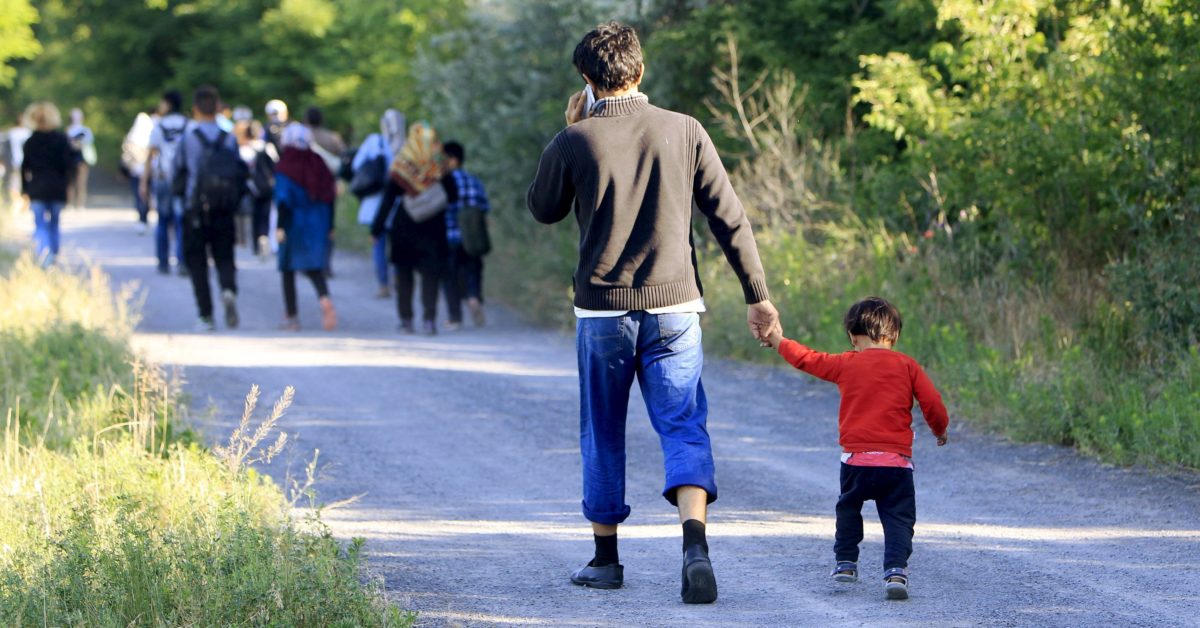 Szerbia: 800 menekült érkezik, legálisan 250 távozik