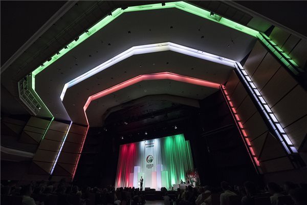 „Az én hóbortom a kórházépítés és az oktatás lesz”