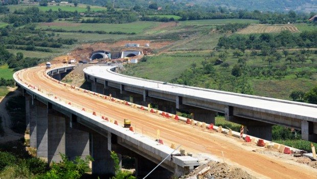 Mégsem lesz kész idén a 10-es közlekedési folyosó