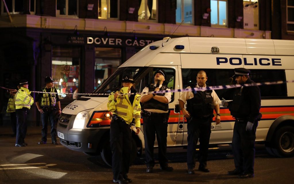 <span class="entry-title-primary">„Európának bátran szembe kell szállnia a terroristákkal”</span> <span class="entry-subtitle">Szerkesztőségi hírösszefoglaló a londoni merényletről</span>