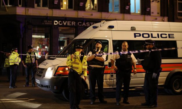 <span class="entry-title-primary">„Európának bátran szembe kell szállnia a terroristákkal”</span> <span class="entry-subtitle">Szerkesztőségi hírösszefoglaló a londoni merényletről</span>