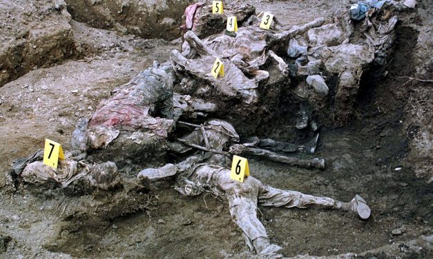 <span class="entry-title-primary">Dodik nagyot alakított</span> <span class="entry-subtitle">A boszniai szerb elnök megtiltotta a srebrenicai mészárlás és Szarajevó ostromának tanítását az iskolákban</span>