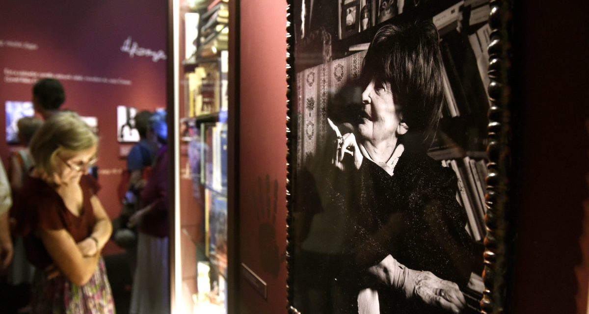 Annyi titkom maradt…