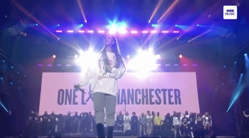 <span class="entry-title-primary">Manchester újra talpon (VIDEÓVAL)</span> <span class="entry-subtitle">Mintegy ötvenezren vettek részt a manchesteri terrortámadás áldozatainak emlékére rendezett koncerten</span>