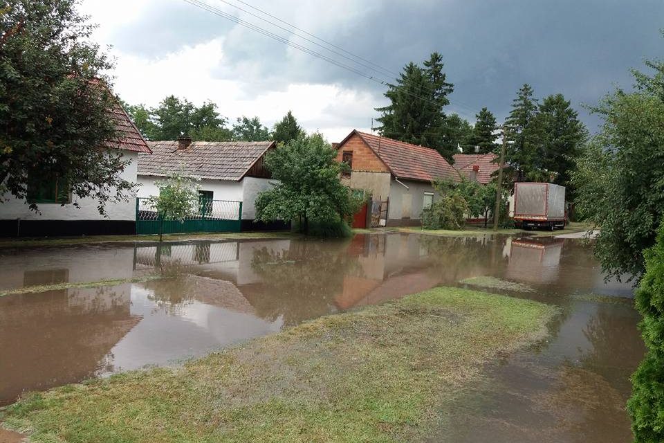 Tóthfalu elúszott – KÉPEK