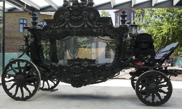 Apponyi Albert gróf restaurált gyászhintója