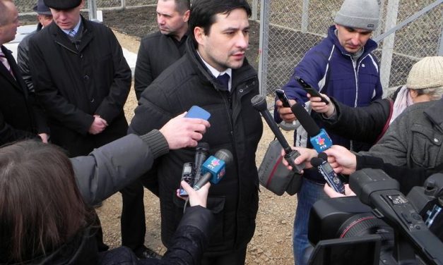 Ada polgármestere vezeti az egyik pártból a másikba átigazolók listáját