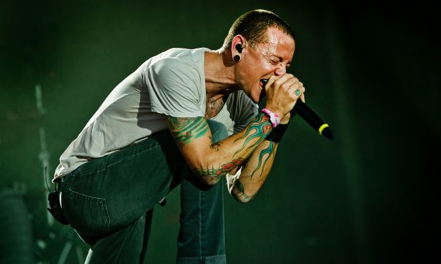 <span class="entry-title-primary">Chester Bennington öngyilkos lett</span> <span class="entry-subtitle">A Linkin Park énekesét csütörtökön találták holtan</span>