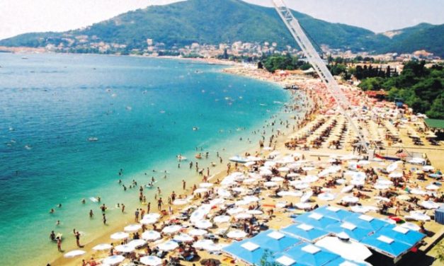 Montenegróba utazik az egész világ
