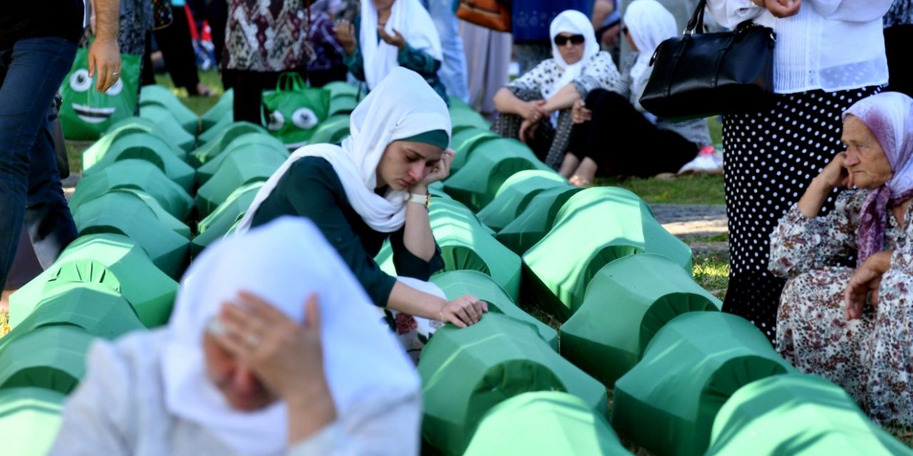 <span class="entry-title-primary">„Megbékélés nincs igazság nélkül”</span> <span class="entry-subtitle">A népirtás 22 éve kezdődött a kelet-boszniai városban</span>