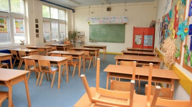 <span class="entry-title-primary">Forog-e Dositej a sírjában? (II. rész)</span> <span class="entry-subtitle">Boszorkányüldözés és más furcsaságok – Év végi oktatási kór- és körkép</span>