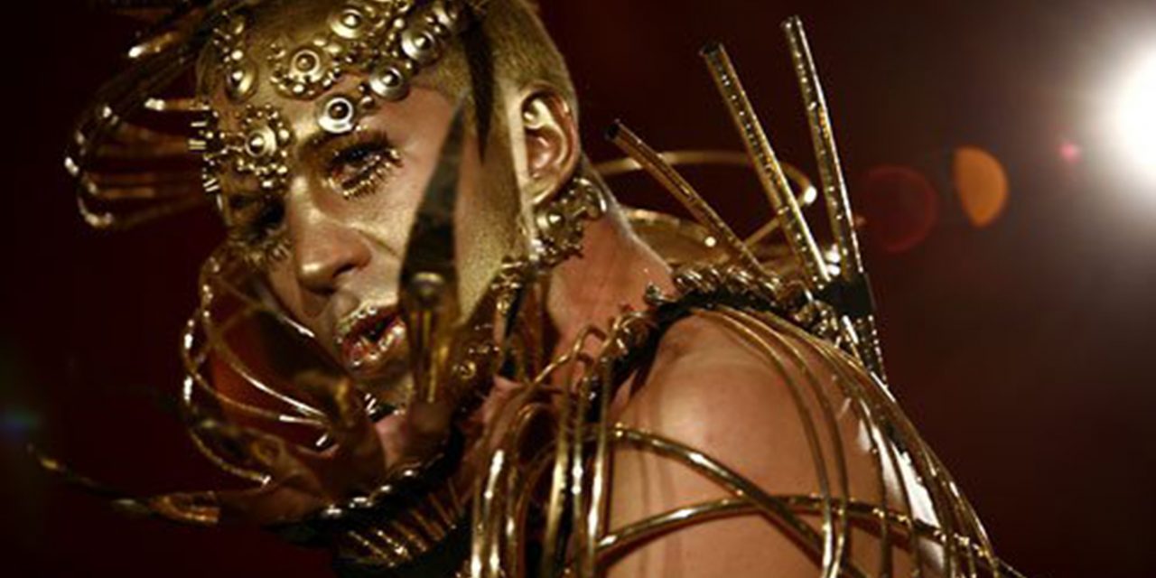 <span class="entry-title-primary">Juhász Vince nem hisz a falakban</span> <span class="entry-subtitle">A zentai származású fiatalember a saját útját járja, és úgy tűnik, hogy megtalálta helyét a művészvilágban</span>