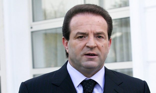 Karić fű alatt venné meg a mezőgazdasági vállalatot