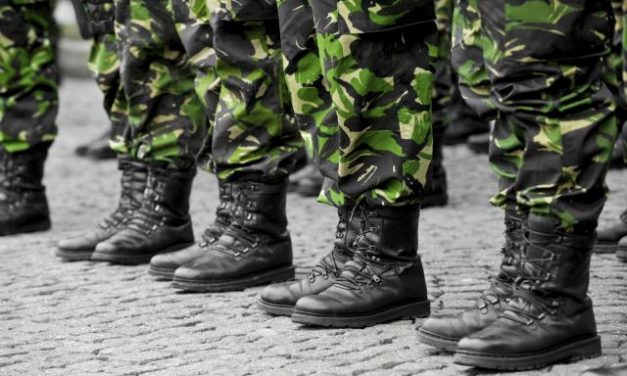 Valjevo: Egy  háborús veterán szöget ütött a tenyerébe