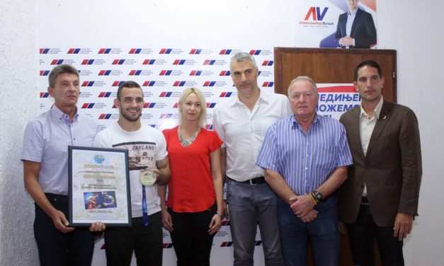 Van lejjebb! – Zentán pártpolitikát csináltak Nemes vb-aranyérméből