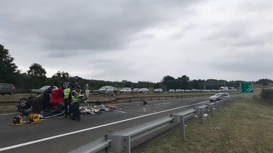 Balesetek, halálos áldozatok a szerbiai autópályán