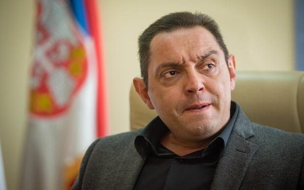 Figyeljünk Vulinra, ő mondja ki azt, amit Vučić nem vállal fel