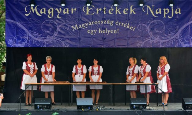 <span class="entry-title-primary">Vajdasági vajalja meg zentai csokicsata</span> <span class="entry-subtitle">Délvidéki hungarikumok a Magyar Értékek Napján Budapesten</span>