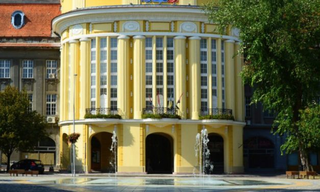 <span class="entry-title-primary">Mégis: Nagykikindára költözött a zentai adóhivatal!</span> <span class="entry-subtitle">Hiábavalónak bizonyult az ellenzéki figyelmeztetés és még hiábavalóbbnak a hatalmi megnyugtatás</span>