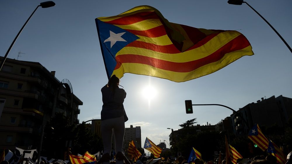 Tengerjáró hajókon szállásolják el a Katalóniába vezényelt rendőröket