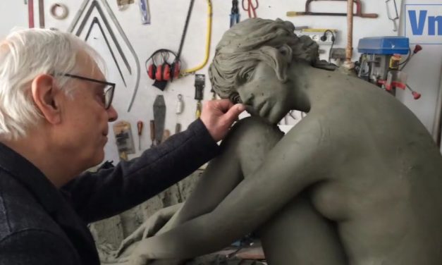 Brigitte Bardot szobrot kap