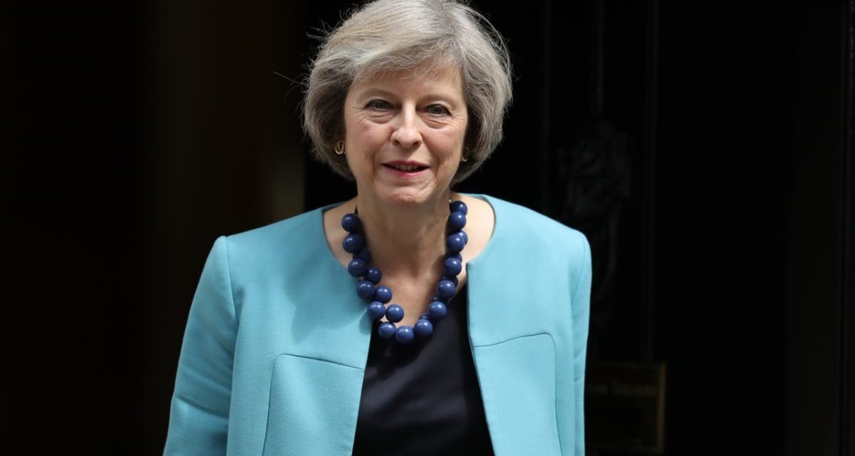 Theresa May 20 milliárd eurós végső uniós befizetés felajánlására készül