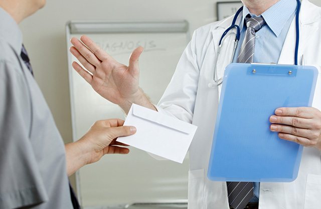 <span class="entry-title-primary">Jelentsük fel a megvesztegethető egészségügyi dolgozókat!</span> <span class="entry-subtitle">Az egészségügyi minisztérium korrupcióellenes bizottsága elsősorban a polgárok bejelentései alapján lép fel</span>