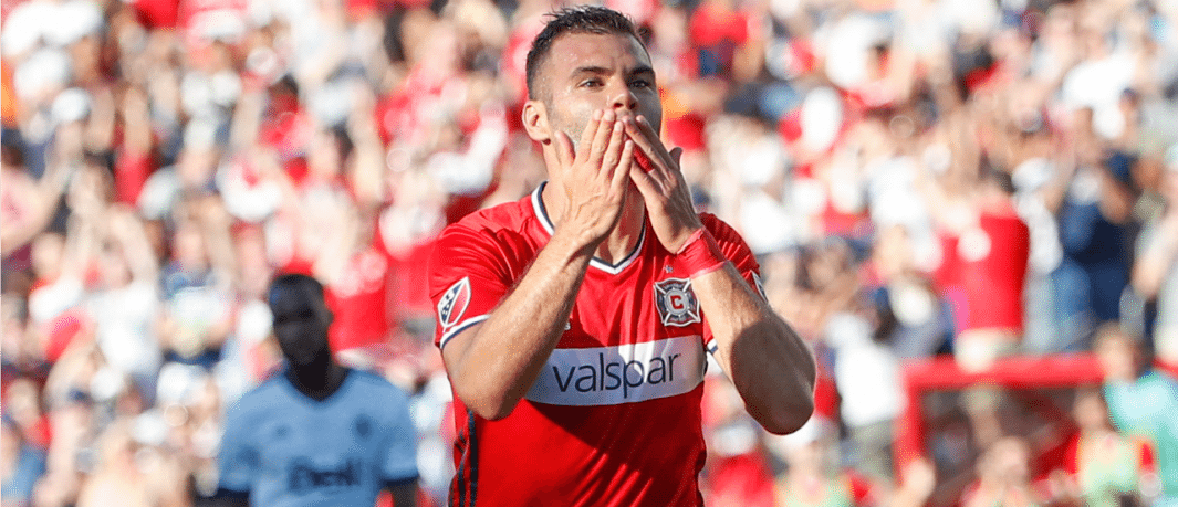 Nikolić egy gólra a góllövőlistát vezető David Villától