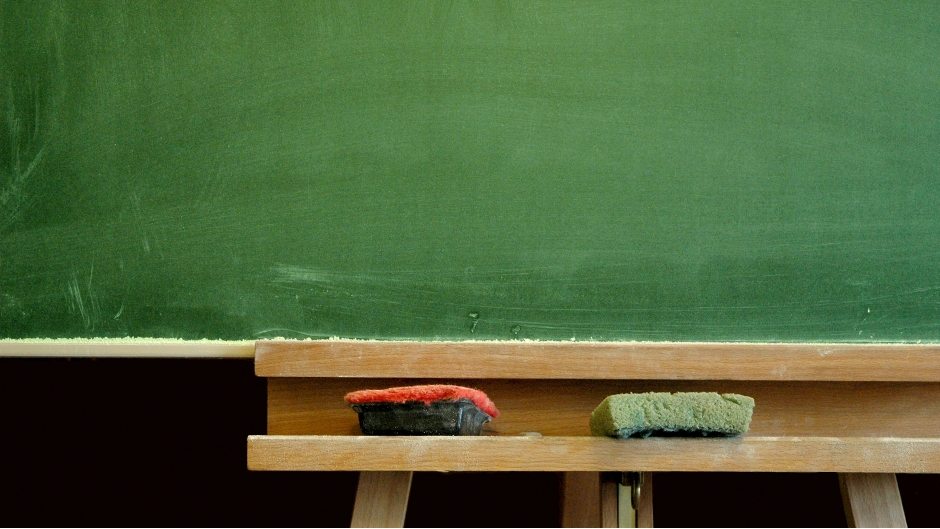 Egyetemi professzorok, akik napi 400 órát dolgoznak