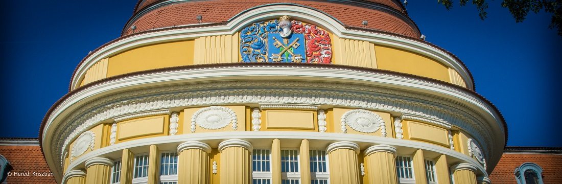 A VMSZ üzenete a zentaiaknak: Az adófizetők pénzén jól lehet élni!