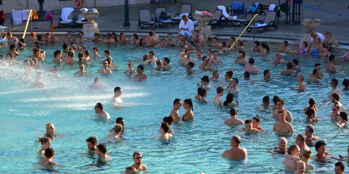 <span class="entry-title-primary">Fürdött a magyar…</span> <span class="entry-subtitle">Igazi strandidő volt a Magyar Fürdőkultúra Napján</span>