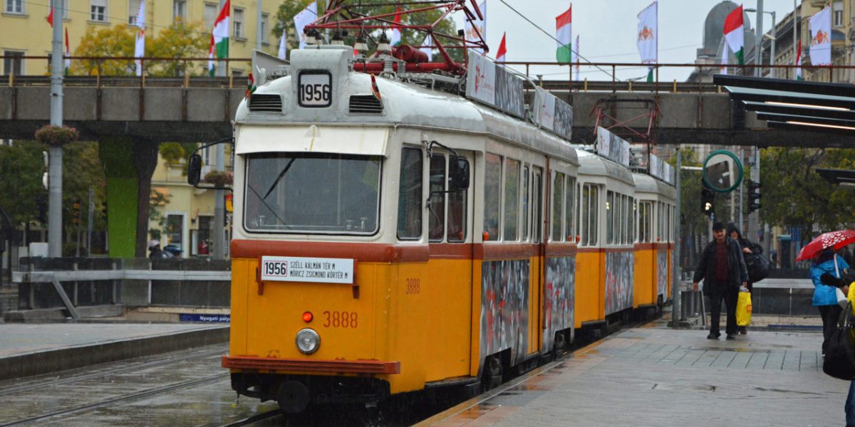 <span class="entry-title-primary">Orbán megállít, megzaboláz, féken tart, kényszerzubbonyt húz és meglékeli a Gonoszt</span> <span class="entry-subtitle">Fotógaléria a budapesti ünnepségsorozatról az '56-os forradalom évfordulóján</span>