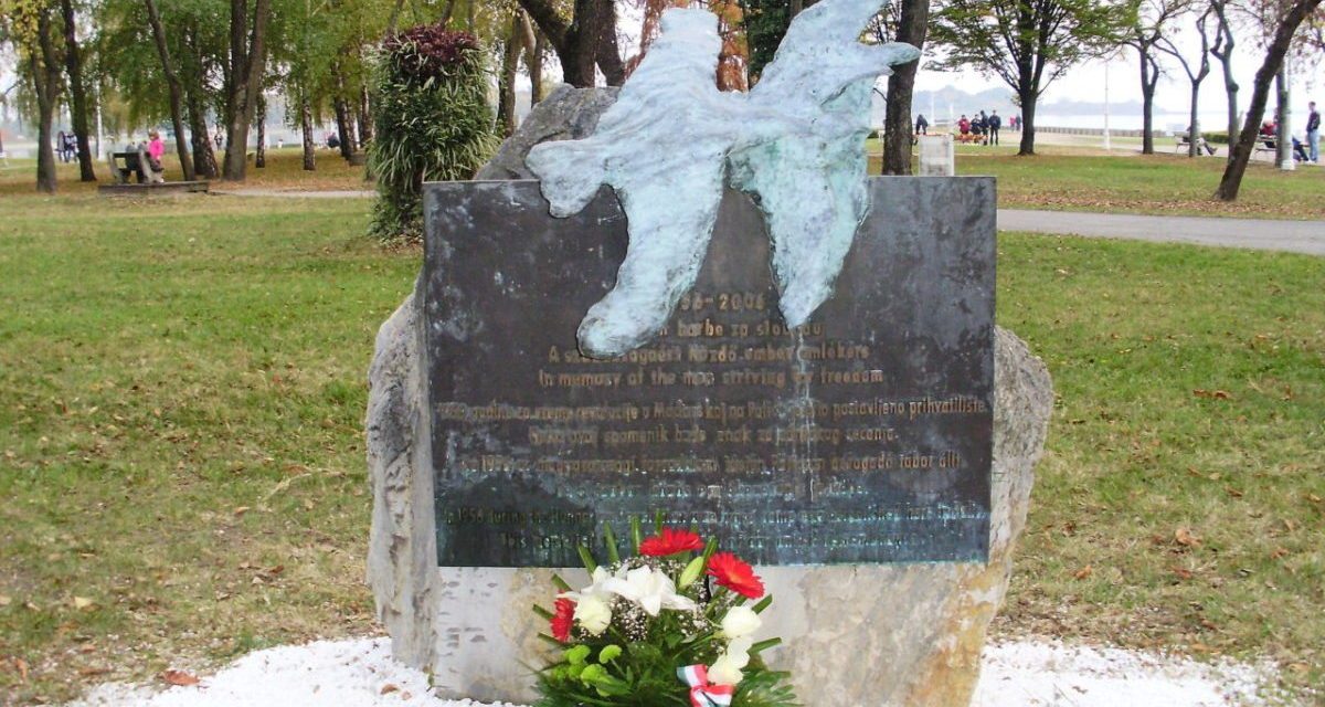 <span class="entry-title-primary">Tisztelgés a forradalmárok emléke előtt (fotógalériával)</span> <span class="entry-subtitle">Palicson koszorúzott a Magyar Mozgalom</span>