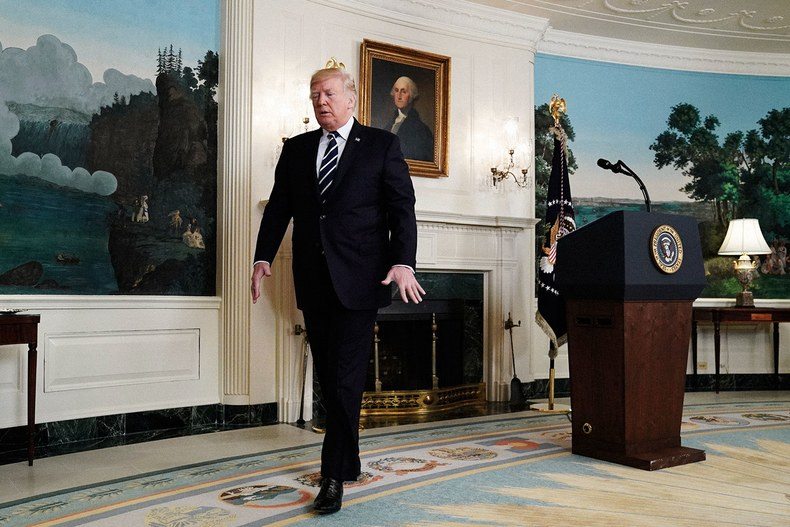 <span class="entry-title-primary">Kinek a gondja az atombomba gombja? (Trumpizmusok)</span> <span class="entry-subtitle">Az idióta, a kő(olaj)arc – meg a tábornokok </span>