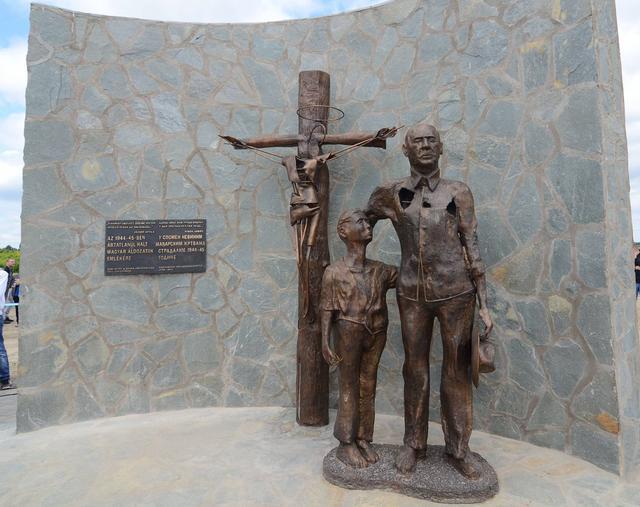 VMDK: Ismeretlen tettesek megrongálták a csúrogi emlékművet