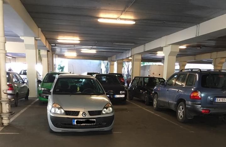 Zentai parkolás: Kérünk téged, hallgass meg minket