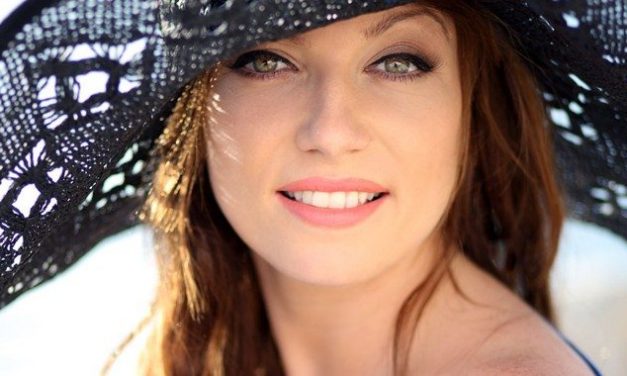 <span class="entry-title-primary">Rúzsa Magdira is szavazhatnak a rajongók</span> <span class="entry-subtitle">Csobot Adél és Istenes Bence lesz az idei Comet gála műsorvezetője</span>