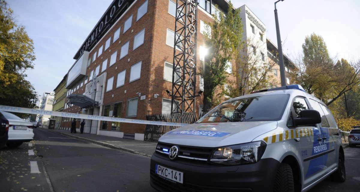 Házkutatást tartott a rendőrség a szcientológiai egyház budapesti központjában