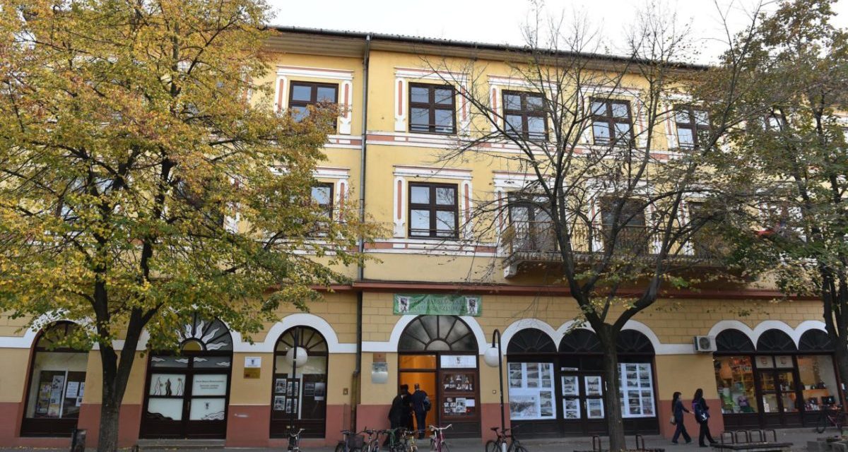 Felavatták a Zentai Magyar Kamaraszínház új termét