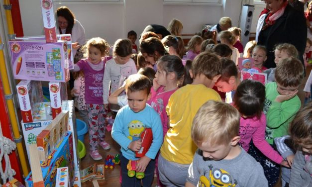 Játékokat ajándékozott a zentai Rotary Club (GALÉRIA)