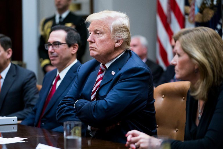 <span class="entry-title-primary">Terror-differenciáció (Trumpizmusok)</span> <span class="entry-subtitle">Trump az elkövetők kiléte alapján reagál a támadásokra és politikai poénokat próbál learatni</span>