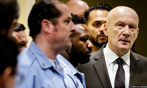 Horvát hisztéria: Mostarban imádkoztak a vádlottakért, a Szábor ülése megszakadt (VIDEÓ)