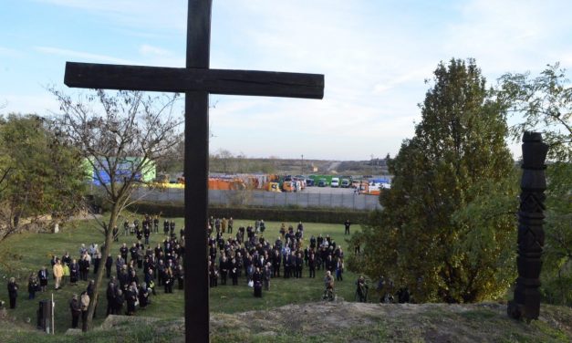 Kötelességünk emlékezni! (KÉPGALÉRIA)