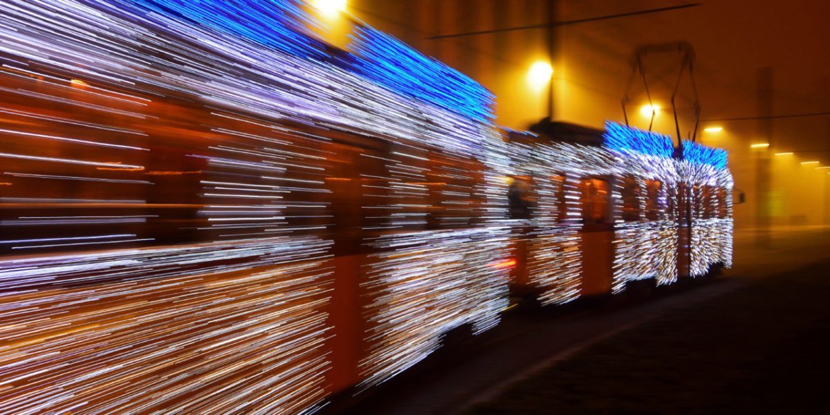 <span class="entry-title-primary">Budapesti fényvillamos 2017</span> <span class="entry-subtitle">Csillogó nosztalgiajáratok a Duna-parton és a magyar főváros egyre több vonalán</span>