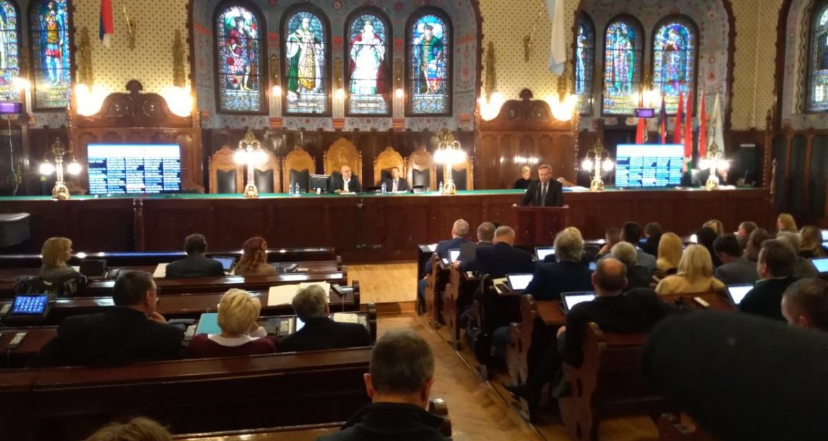 <span class="entry-title-primary">Csökkenő bevételek, megszűnő munkahelyek</span> <span class="entry-subtitle">Tizenkettedik rendes ülését tartotta csütörtökön Szabadka városi képviselő-testülete</span>